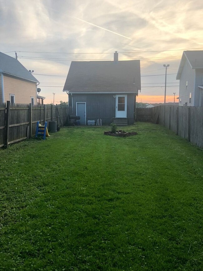 Building Photo - 2 Bedroom Canton Home for Rent