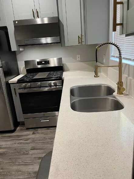 Building Photo - 4214 Lois St