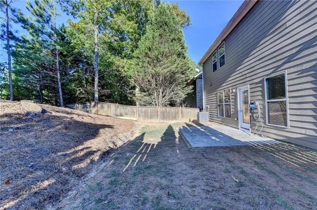 Building Photo - 522 Suwanee Oaks Dr NE