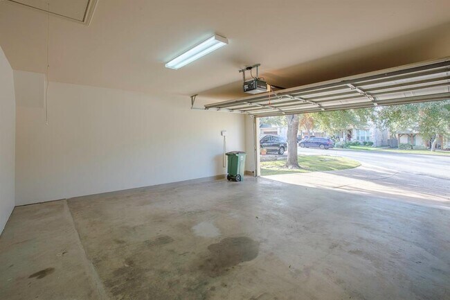 Building Photo - 10805 Ariock Ln