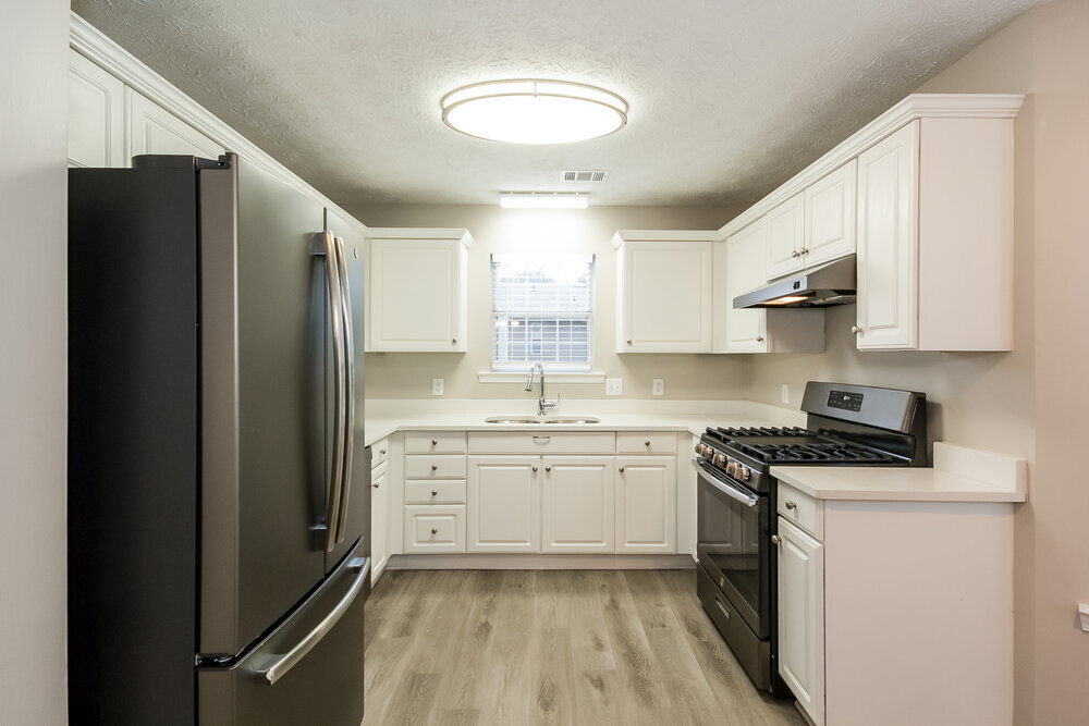 Building Photo - 2060 Stoneoak Dr