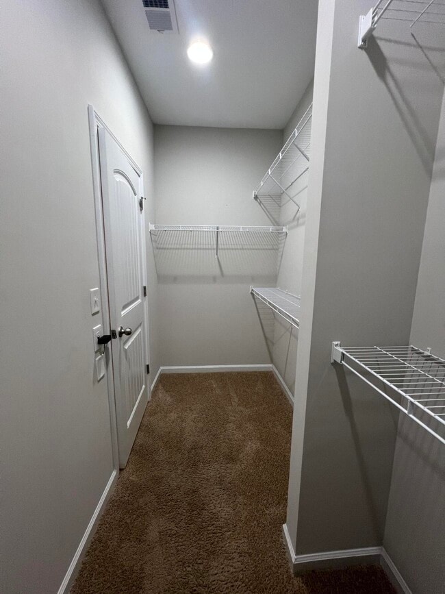 Building Photo - 3177 Mayflower Ln