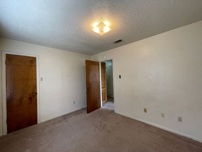 Building Photo - 3705 Charolais Dr