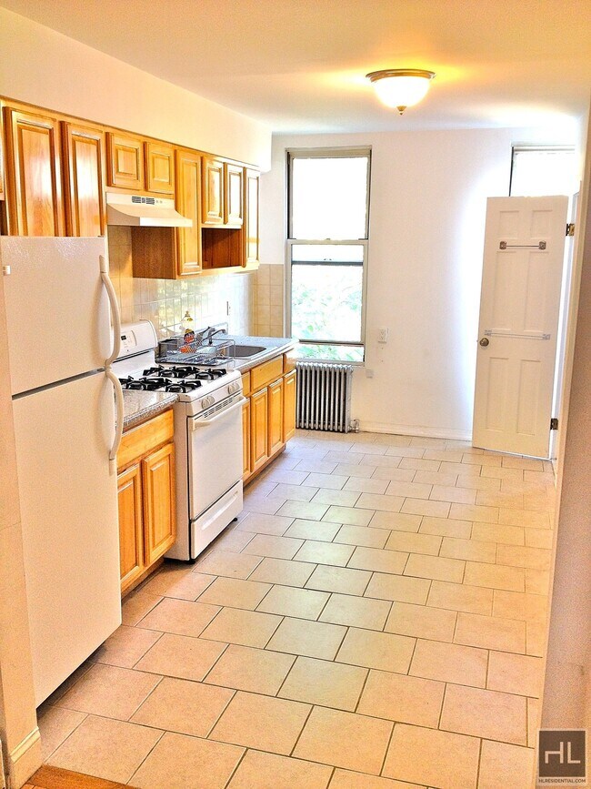 Building Photo - DIAMOND STREET