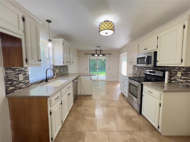 Building Photo - 11800 Kingsridge Terrace