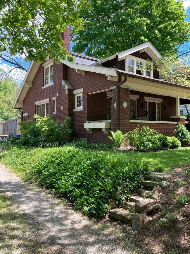 Primary Photo - Gorgeous home on North Washington Street