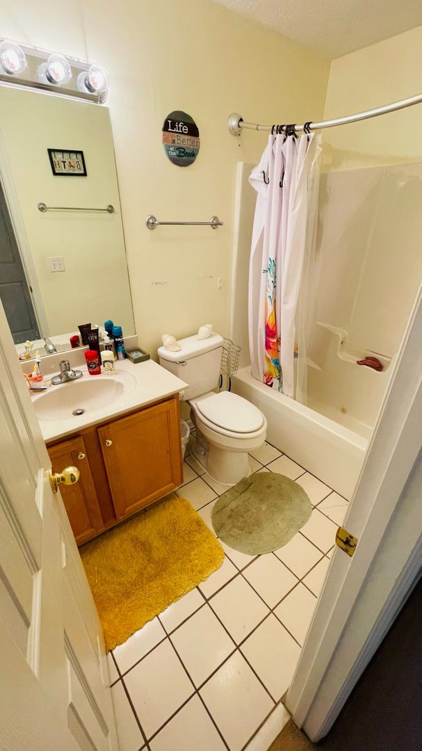 Building Photo - 292 Chinaberry Ct
