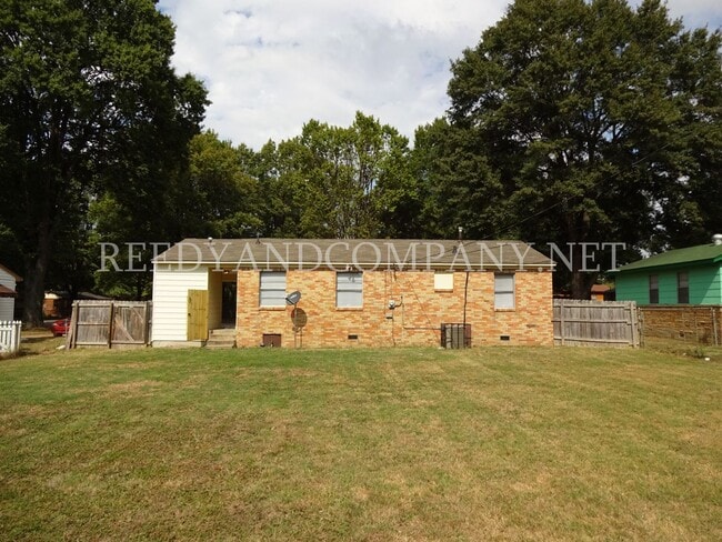 Primary Photo - 1645 Kilarney Ave