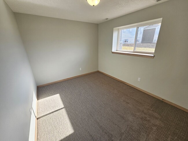 Building Photo - Tunis Drive Townhomes