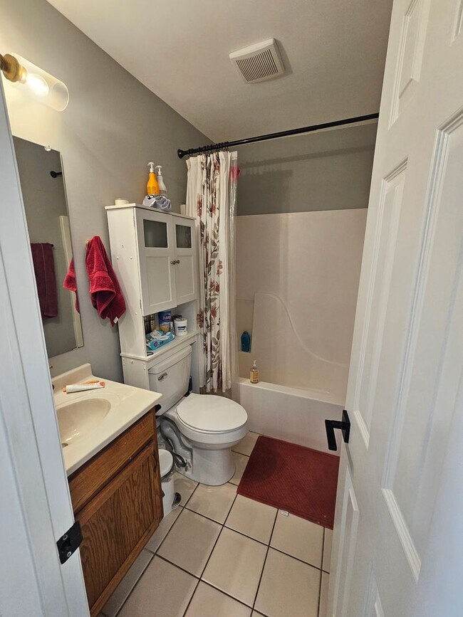 Building Photo - 3 Bedroom Home in Chadwick Shores