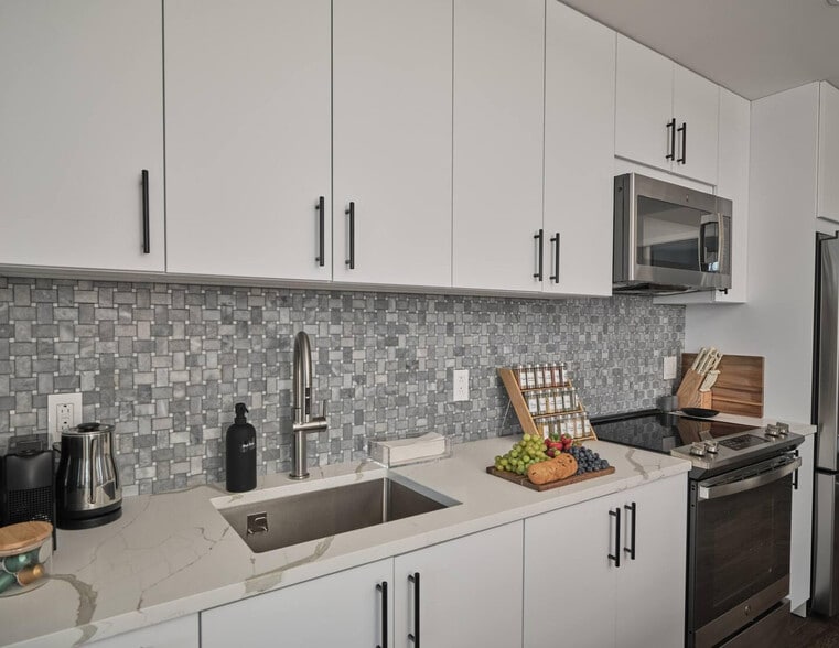 Building Photo - 200 Spring Garden St