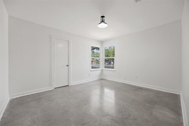 Building Photo - 11920 Tobler Trail