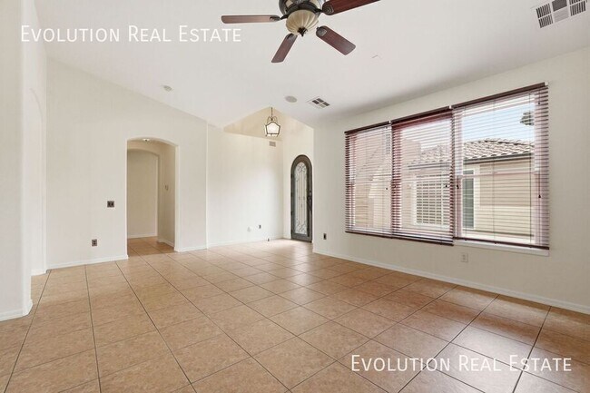 Building Photo - 3287 S Cottonwood Dr