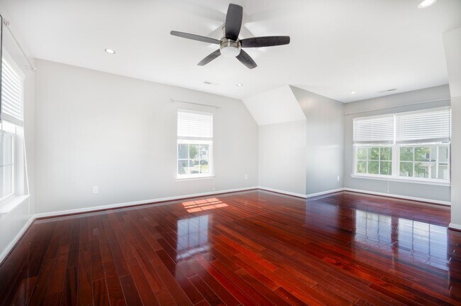 Building Photo - Spacious Living Meets Southern Comfort!