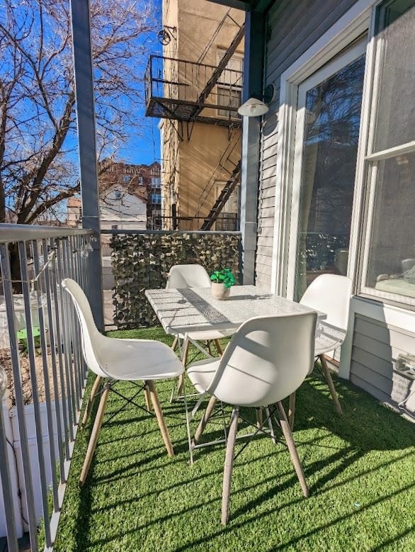 Building Photo - 33 Waverly St