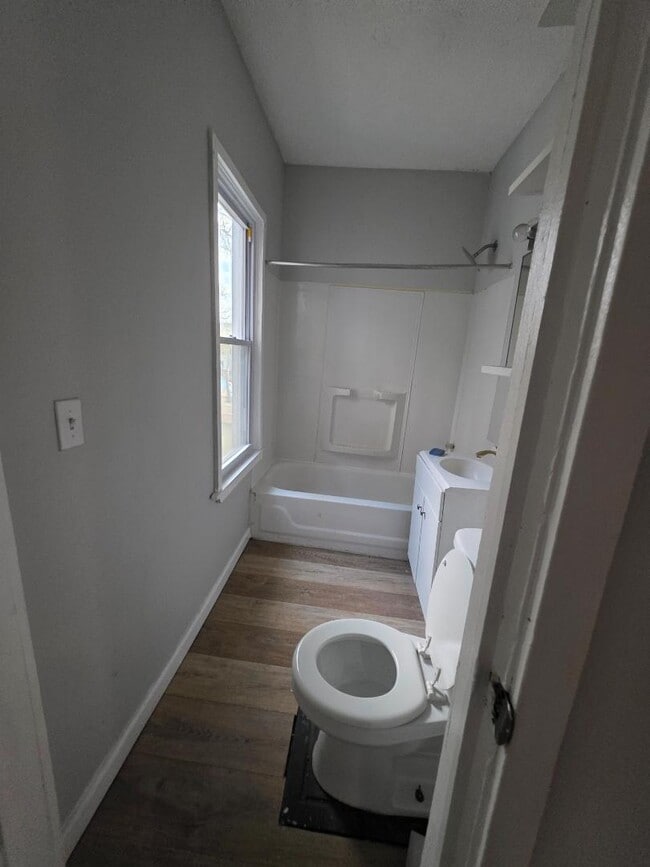 Building Photo - 455 Flint St