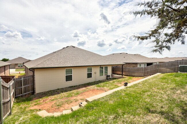Building Photo - 14701 Travertine Fls Ln