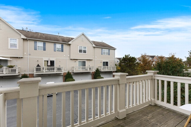 Building Photo - 726 Hanbury Dr