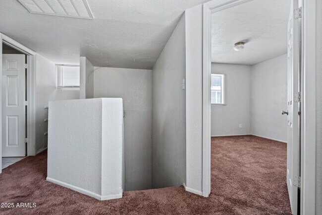 Building Photo - 1742 E Pepper Cir