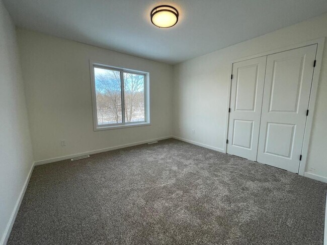 Building Photo - Rochester Rental