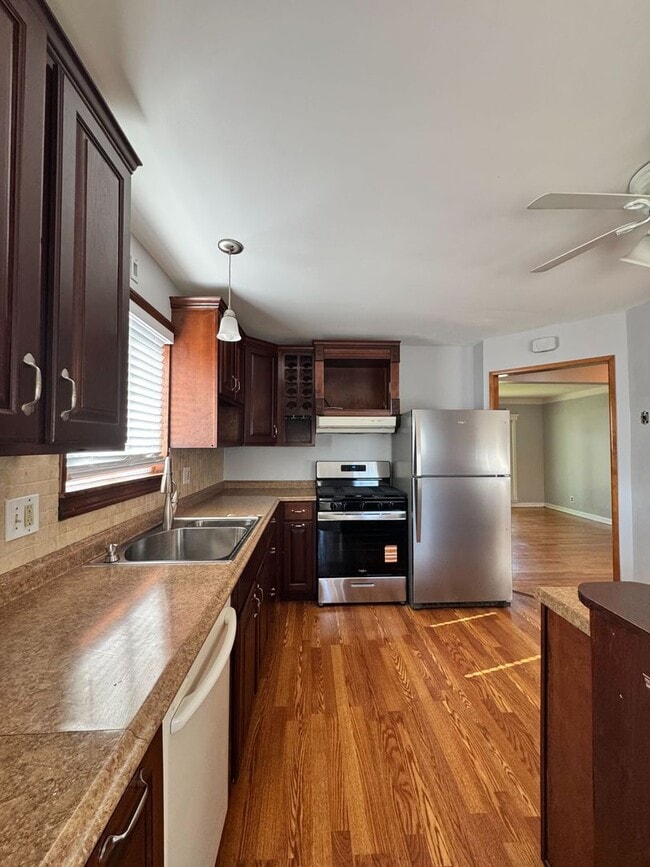 Building Photo - Charming Home in St. Clair Shores