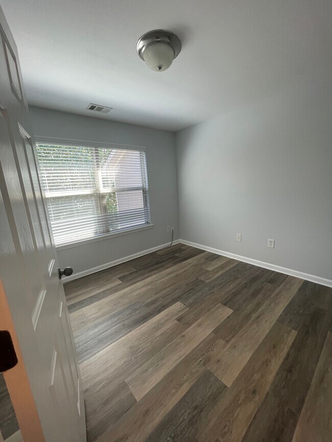 Building Photo - 2605 Maple Leaf Ter