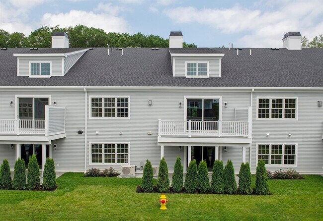 Building Photo - 23 Clubview Dr