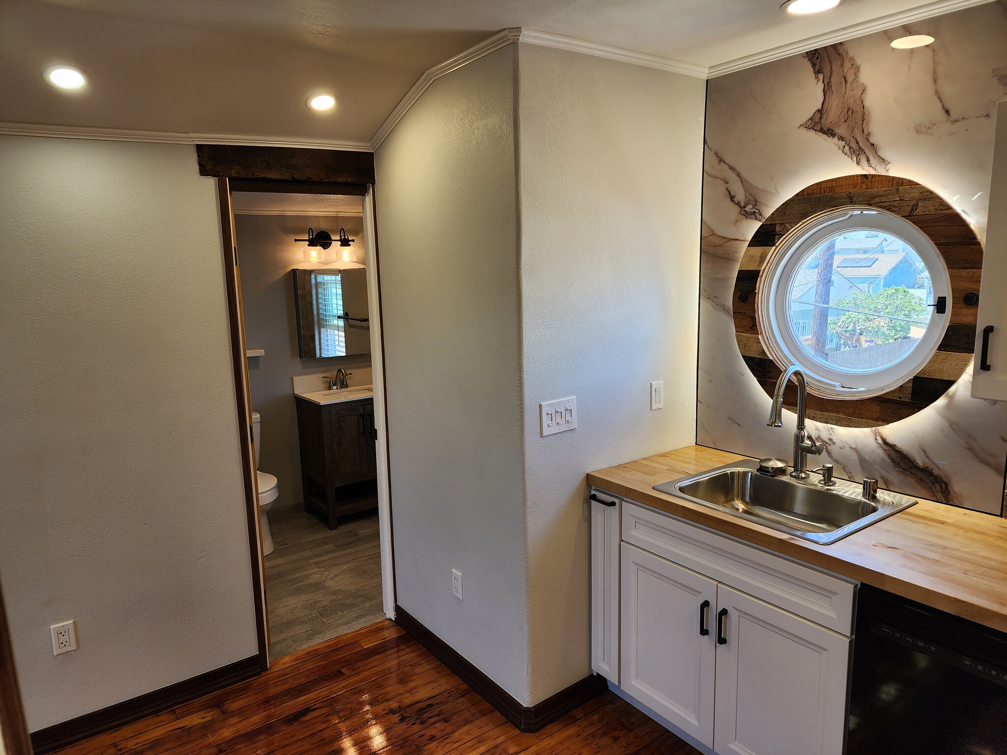 Building Photo - 3684 43rd St