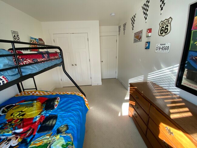 Building Photo - 238 E 370 N