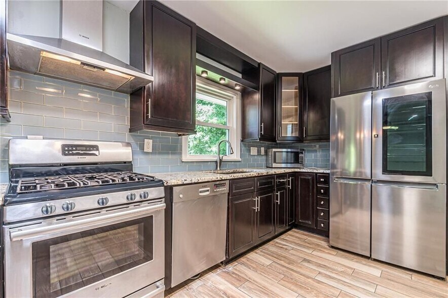 Building Photo - 1574 Old Spring House Ln