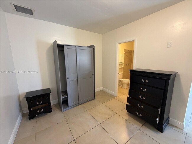 Building Photo - 808 NW 19th St