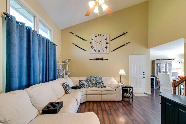 Building Photo - 1122 Rosebrook Dr