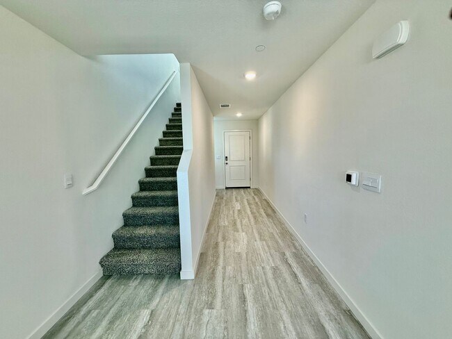 Building Photo - New home available now