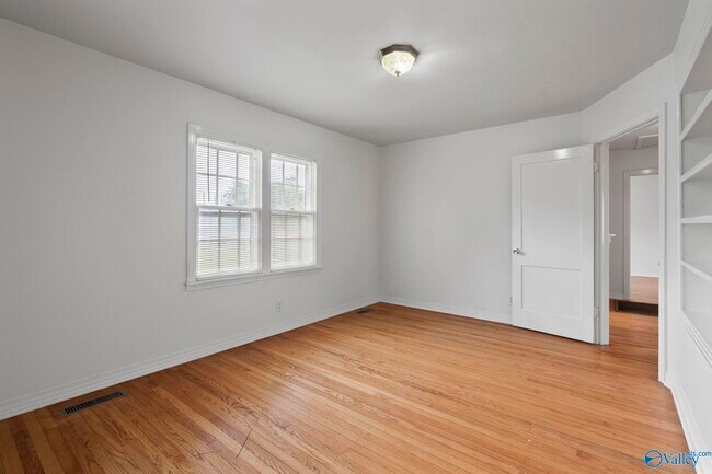 Building Photo - 2305 Andrew Jackson Way NE