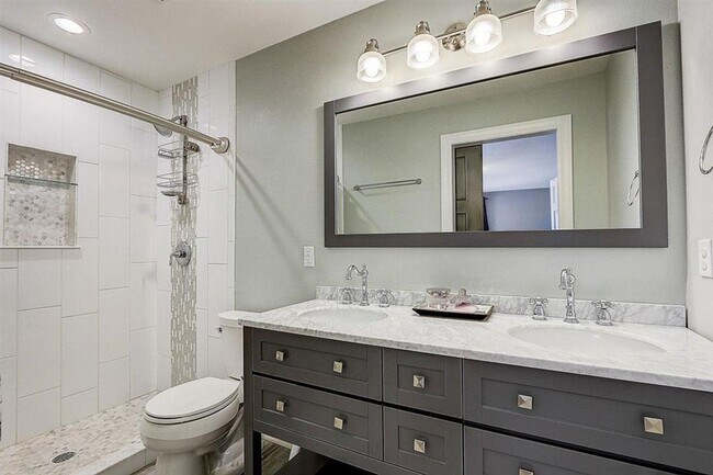 Building Photo - Updated Brookfield 4 bedroom home