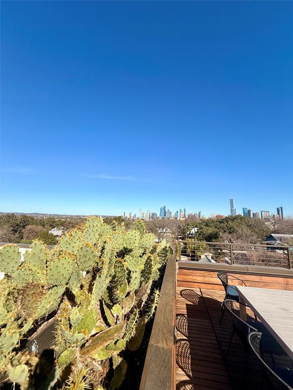 Building Photo - 207 W Johanna St