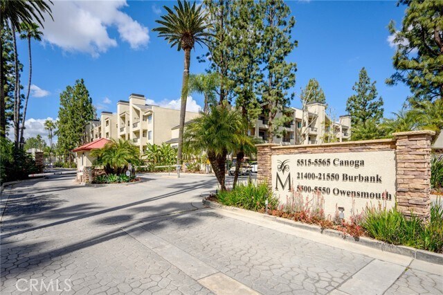 Building Photo - 5565 Canoga Ave