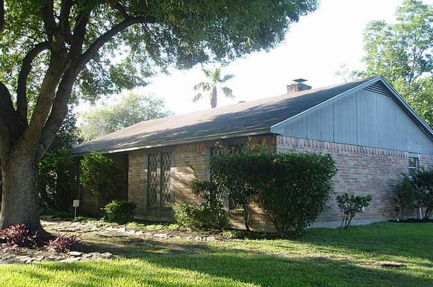 Building Photo - 13627 Montaigne Dr