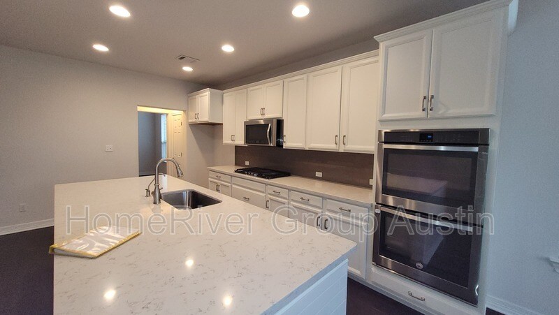 Building Photo - 336 Beretta Cir