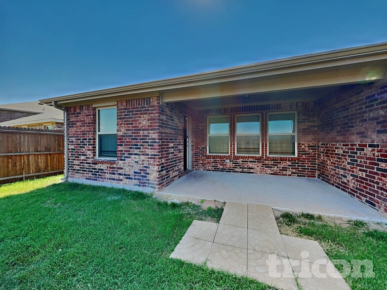 Building Photo - 3323 Hawkins Dr