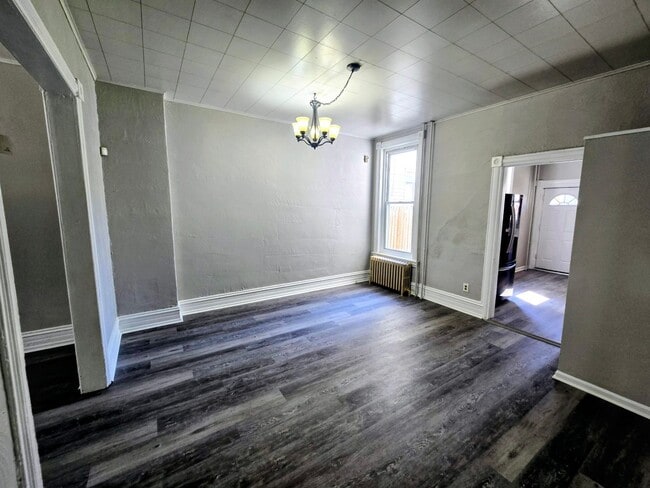 Building Photo - 126 N Penn St