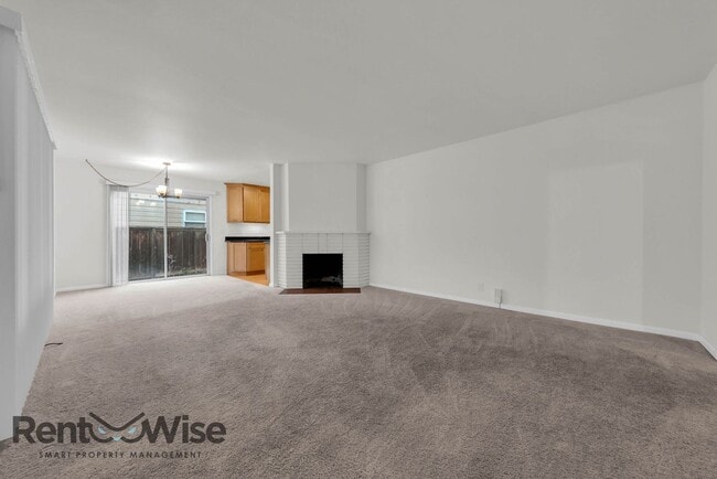 Building Photo - 2406 Kehoe Ave