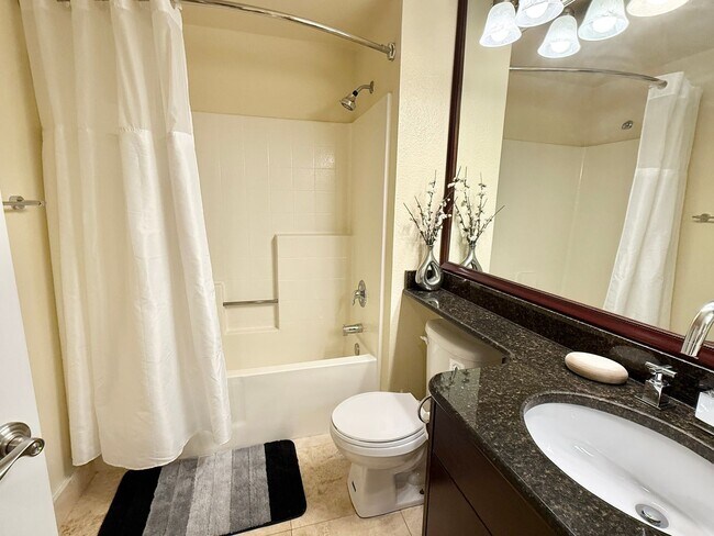 Building Photo - Meridian Luxury 1 Bed/1Bath Condo in Resort Style Community.