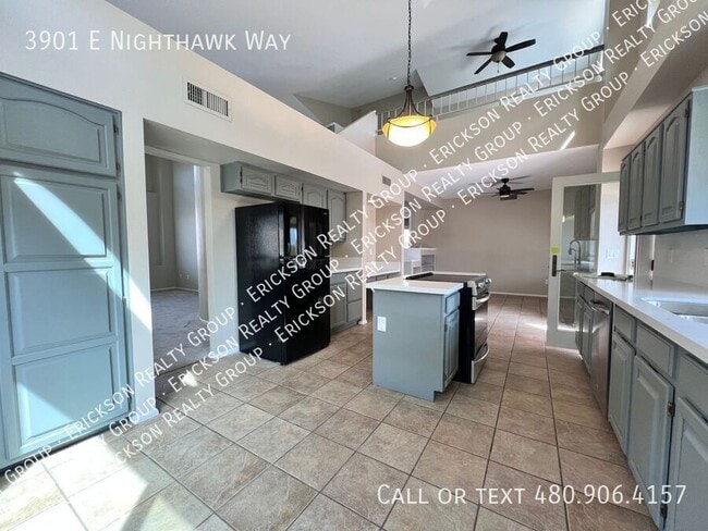 Building Photo - 3901 E Nighthawk Wy