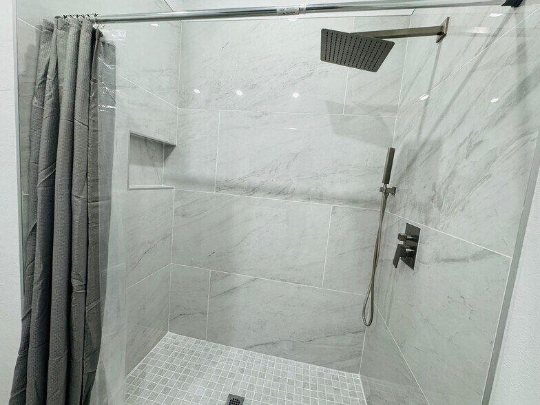 Bathroom Private Master Room - 536 Cheshire Way