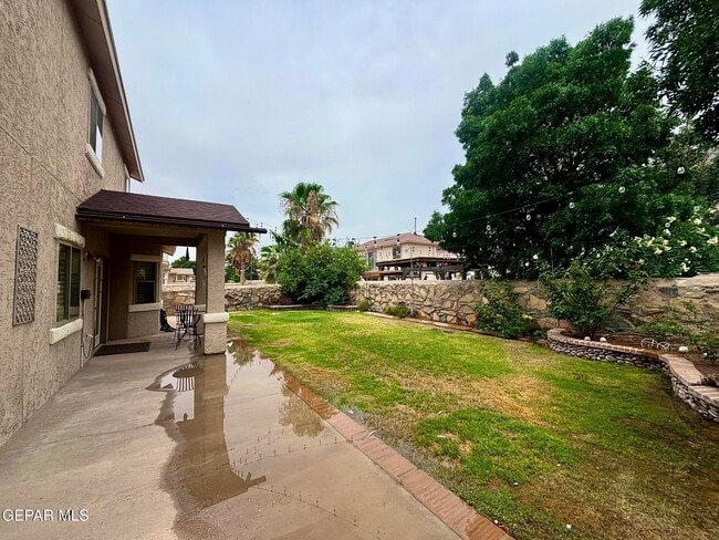 Building Photo - 3640 Tierra Calida Dr