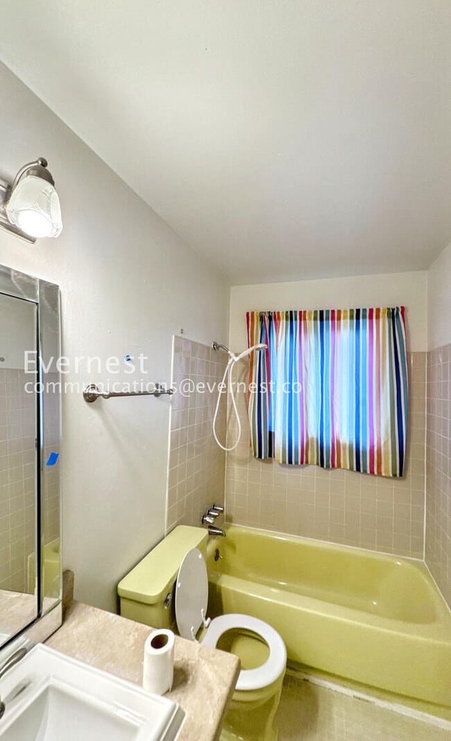 Building Photo - 5618 S Fox Cir