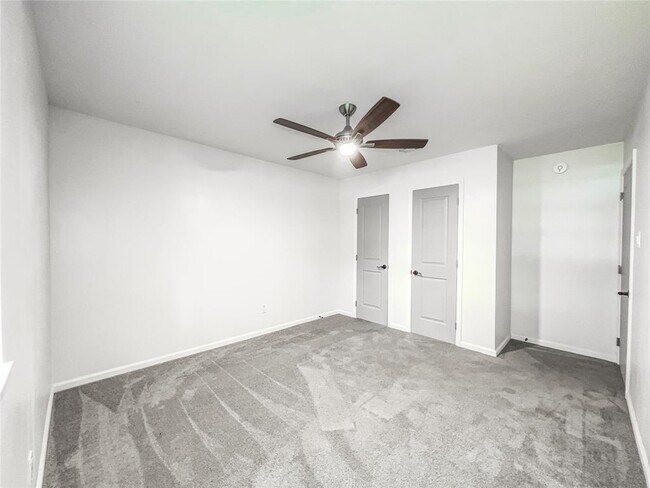 Building Photo - 5923 Dawnridge Dr