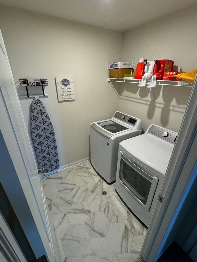 Building Photo - 4859 Broomfield Way