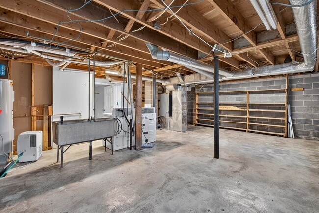 Building Photo - 25355 Lee Hwy
